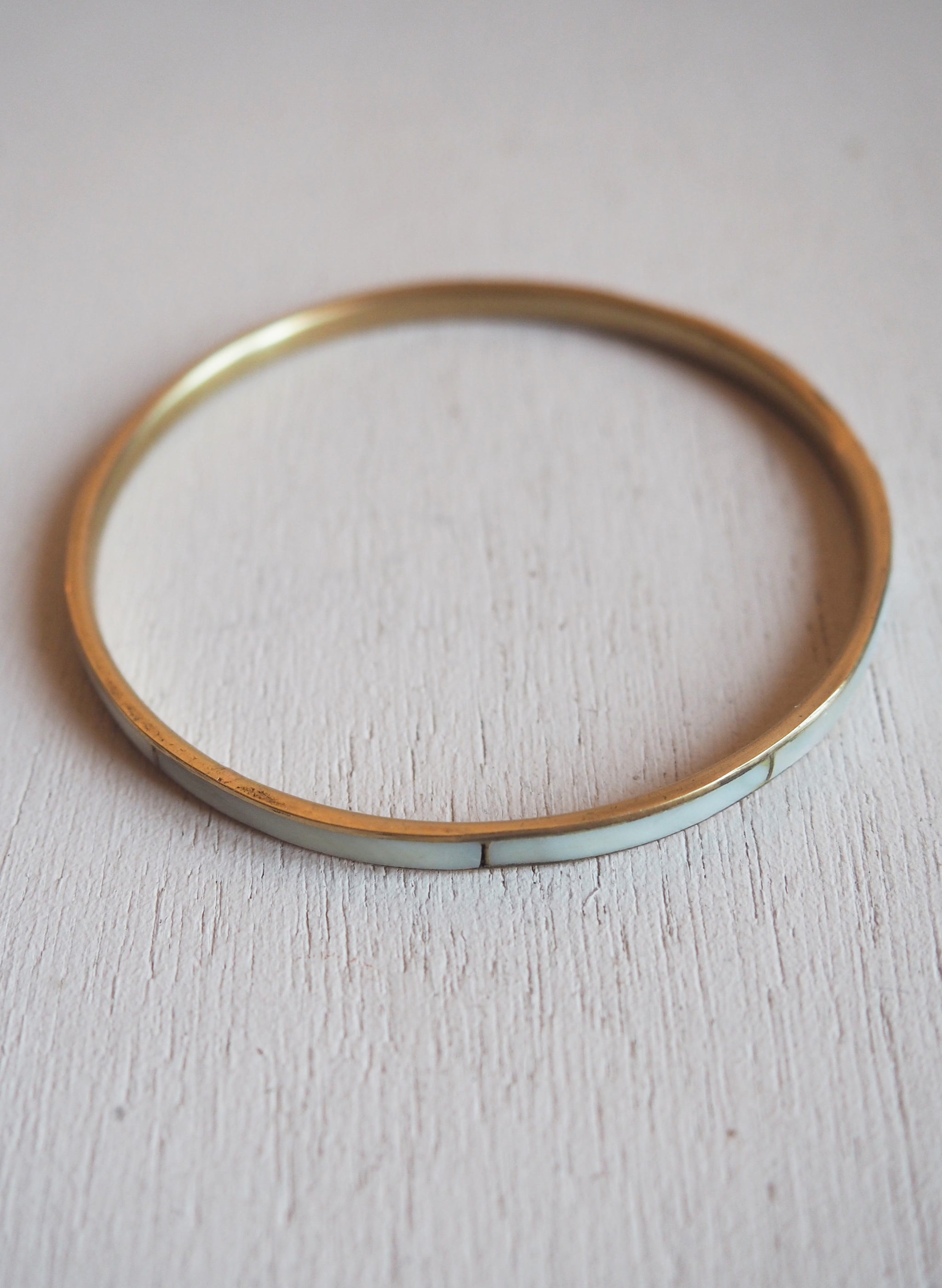Bracelet Vintage En Laiton Et Nacre - Élégance Intemporelle